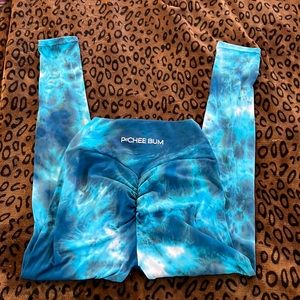 NEW MEDIUM scrunch bottom leggings by pcheebum